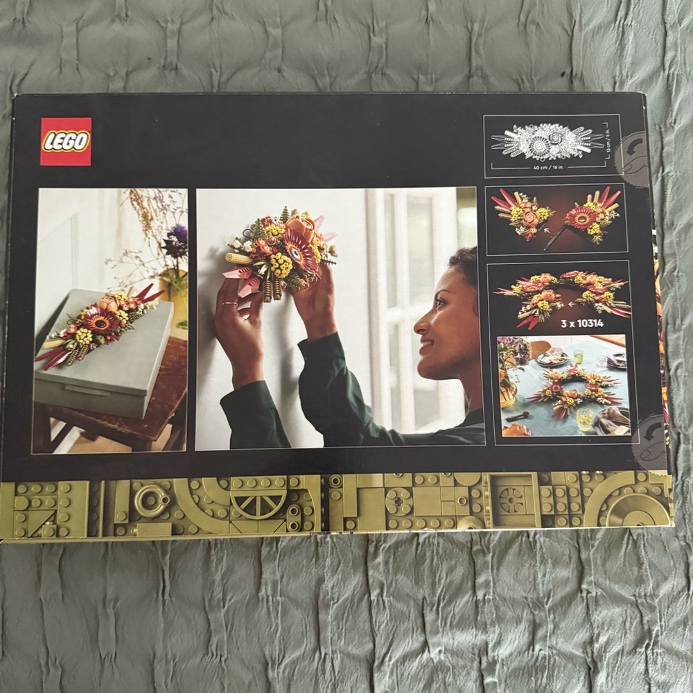 LEGO Botanical Collection - Elegant Floral Set - Picture 2 of 4